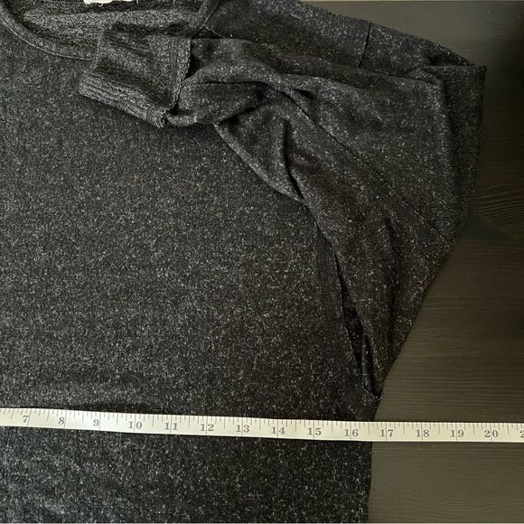 Olive & Oak Top Womens Size XS Gray Dolman Long Sleeve Visible Seams Boat Neck - Picture 11 of 12